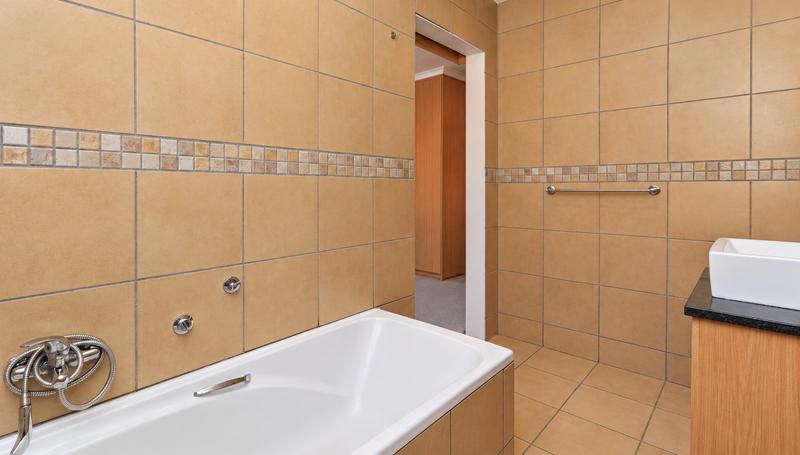 2 Bedroom Property for Sale in Langenhovenpark Free State